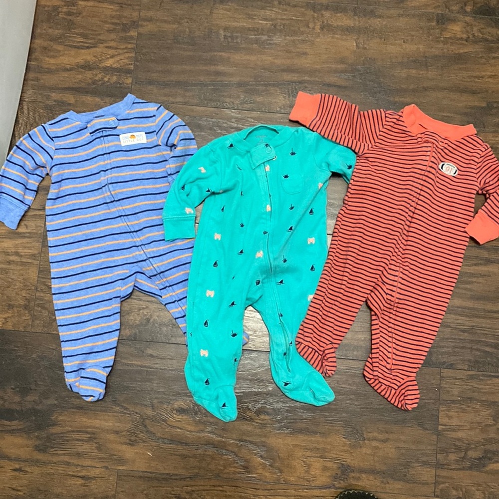 B2G1 FREE set of 3 sleepers pjs